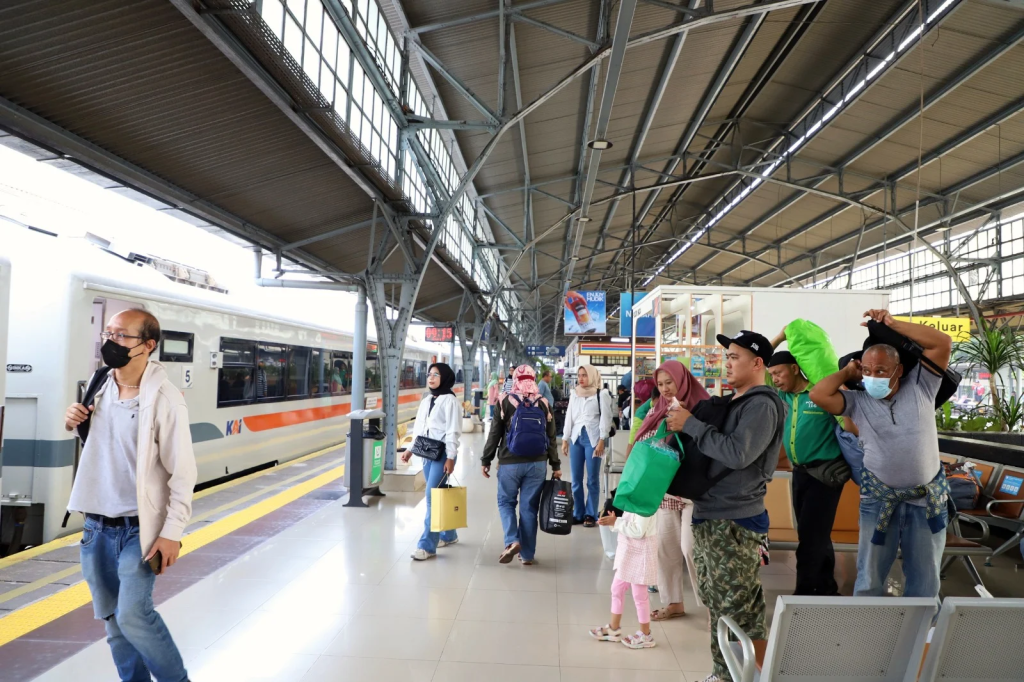 KAI Operasikan Kereta Tambahan Antisipasi Libur Panjang Kenaikan Isa&nbsp;Almasih