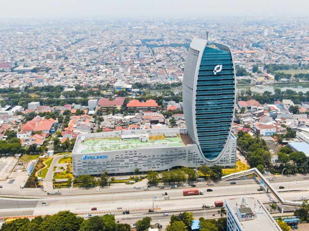 Pelindo Jadi Kontibutor Terbesar Klaster Logistik&nbsp;BUMN